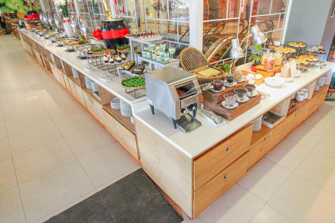 Harris Hotel Pontianak Ngoại thất bức ảnh